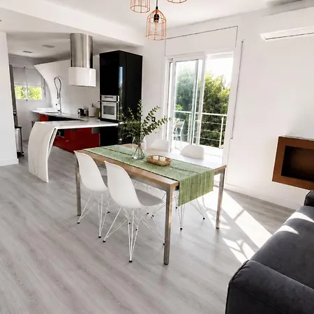 Paradise Silvia, Detached With Private Pool Near Sitges *