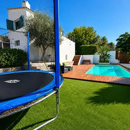 Paradise Silvia, Detached With Private Pool Near Sitges *
